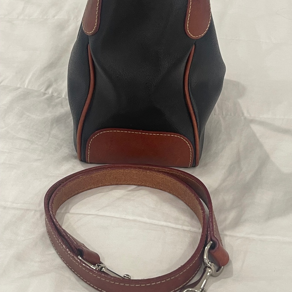 VINTAGE Dooney & Bourke Leather Crossbody Satchel Bag EUC! - Picture 6 of 13